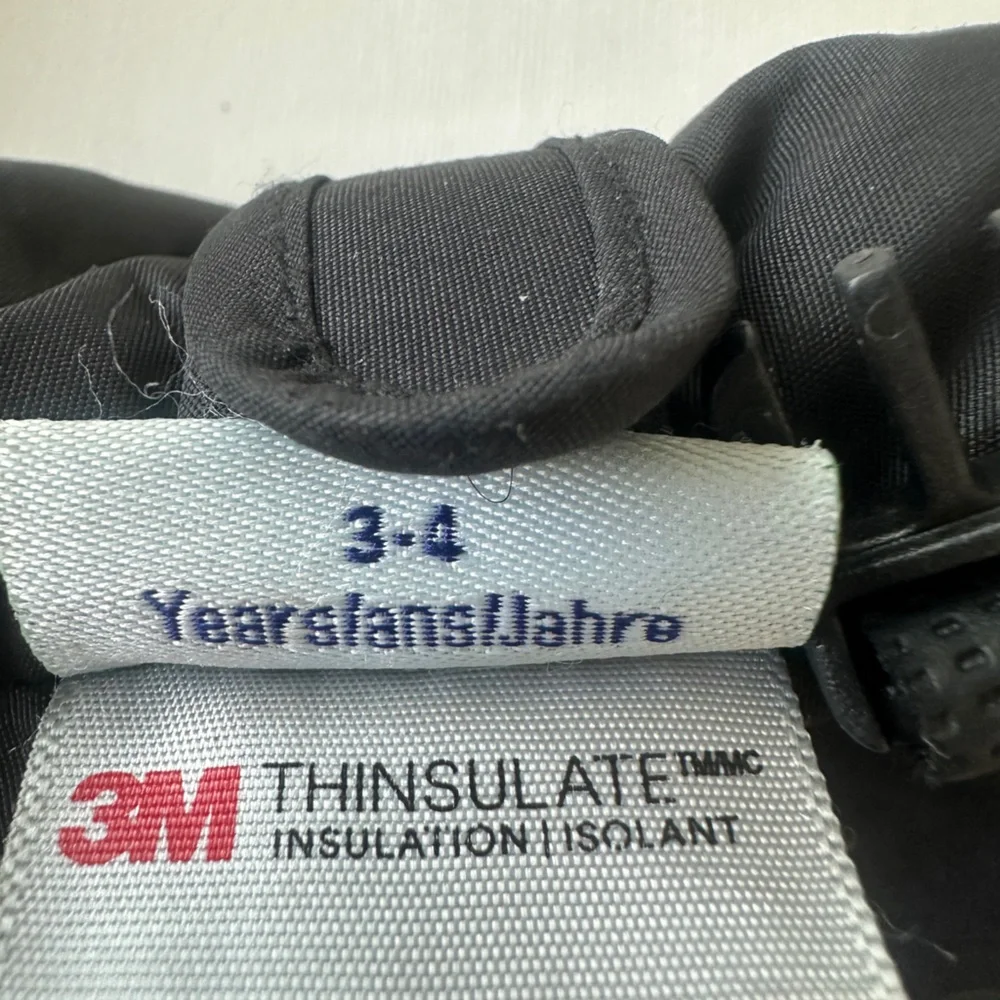 3M Thinsulate Kids Mittens in Black